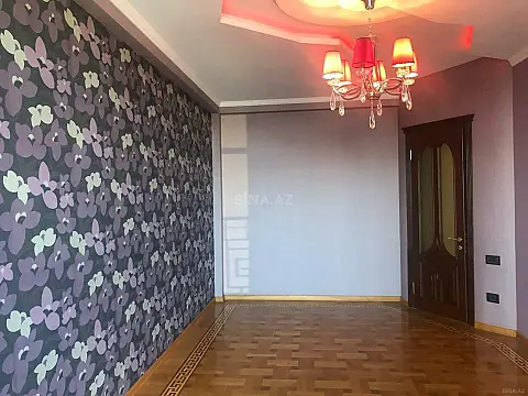 Satılır 4 otaqlı mənzil 217 m²
