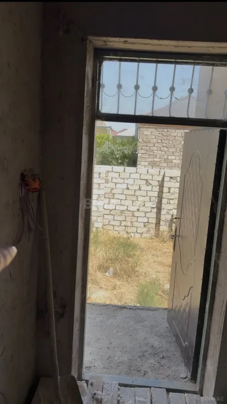 Satılır 4 otaqlı həyət evi 100 m²