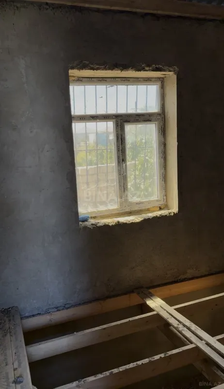 Satılır 4 otaqlı həyət evi 100 m²