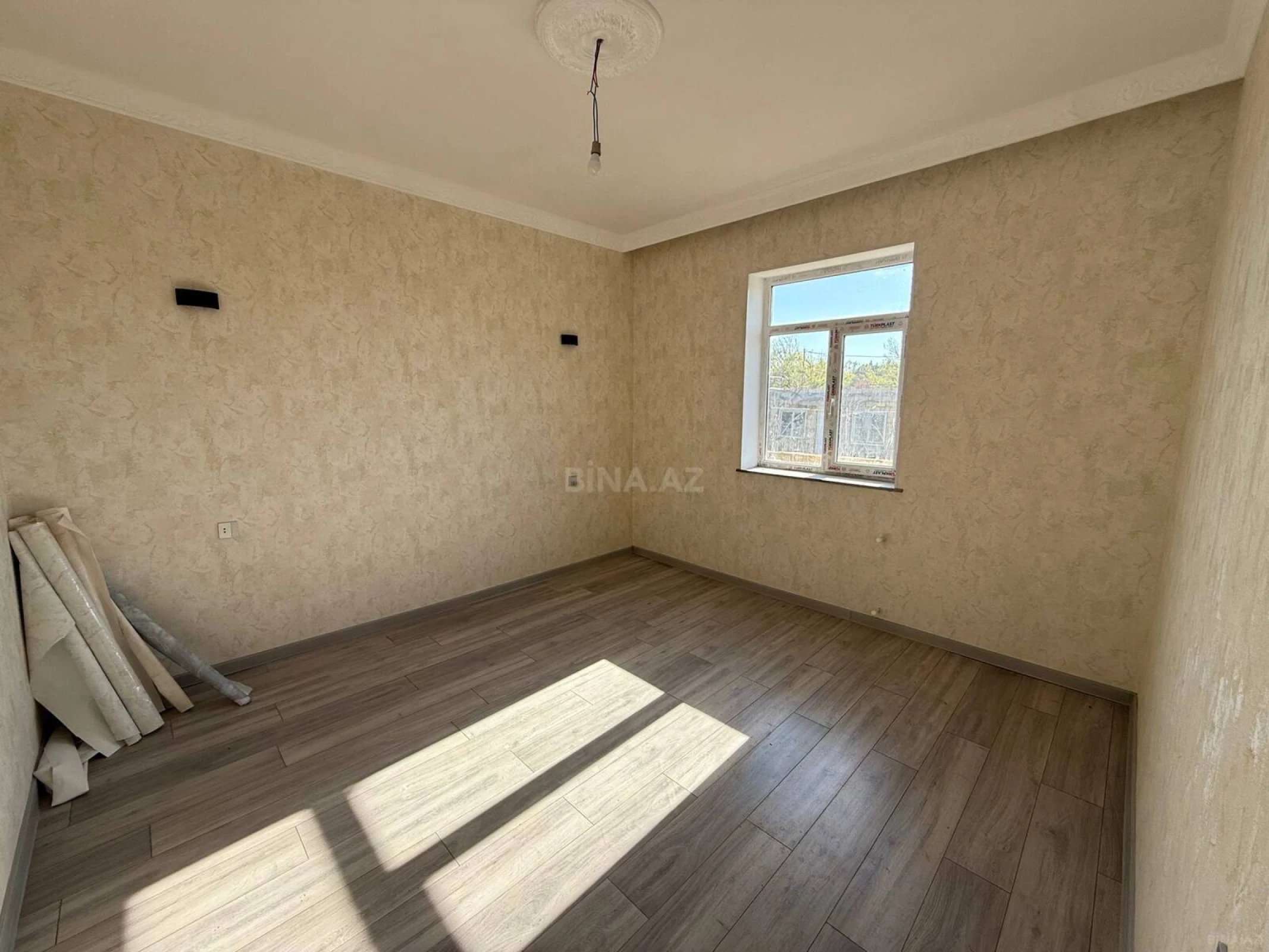 Satılır 4 otaqlı həyət evi 132 m²