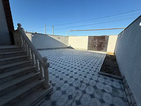 Satılır 4 otaqlı həyət evi 132 m²