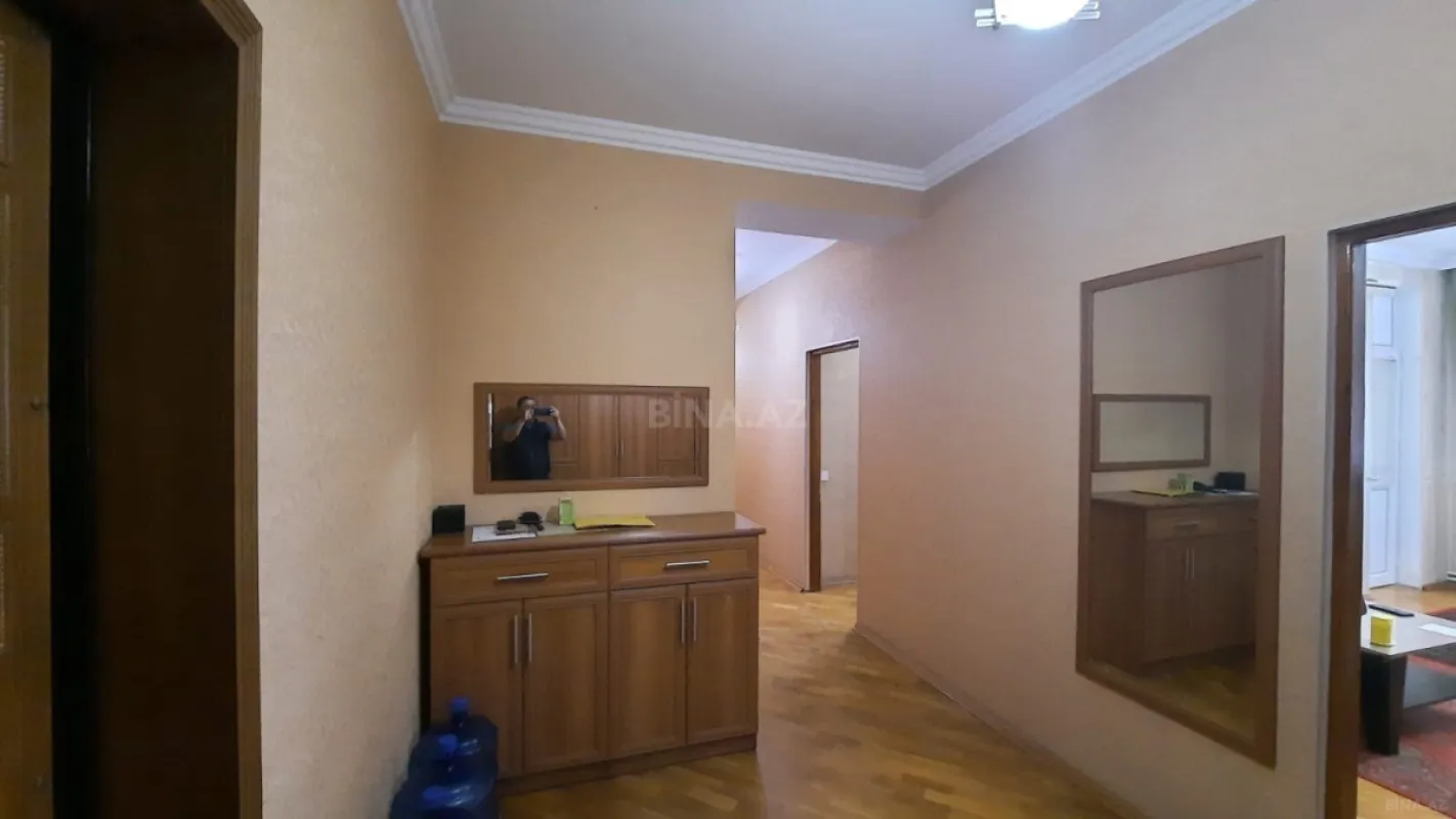 Satılır 2 otaqlı mənzil 90 m²