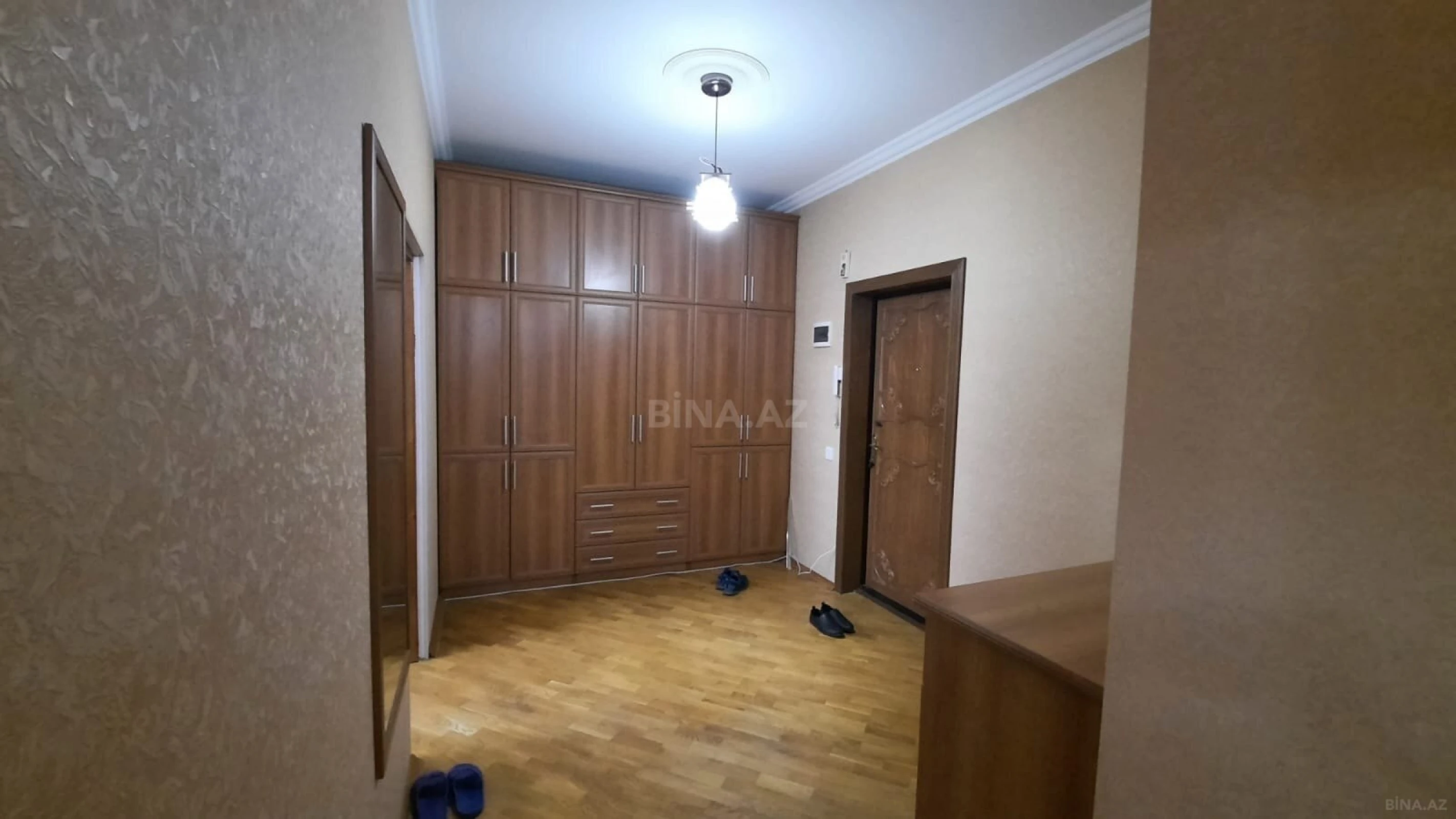 Satılır 2 otaqlı mənzil 90 m²