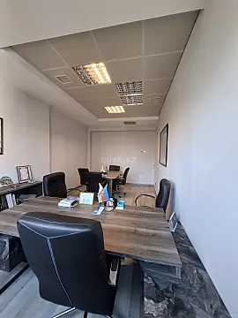 Satılır 3 otaqlı ofis 108 m²