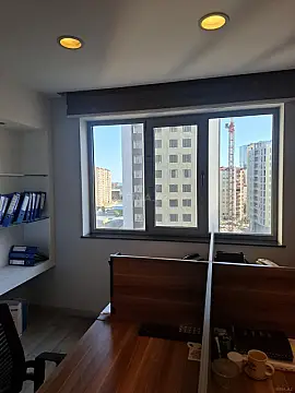 Satılır 3 otaqlı ofis 108 m²