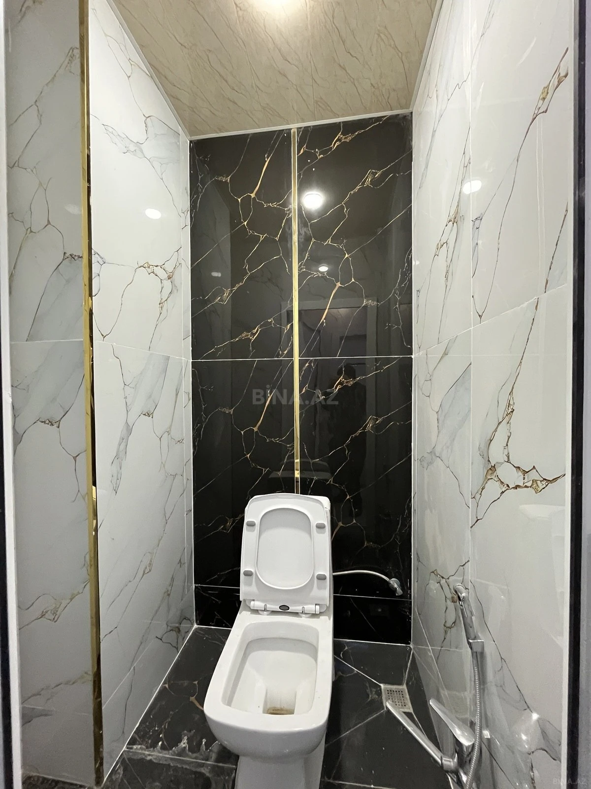 Satılır 2 otaqlı mənzil 63 m²