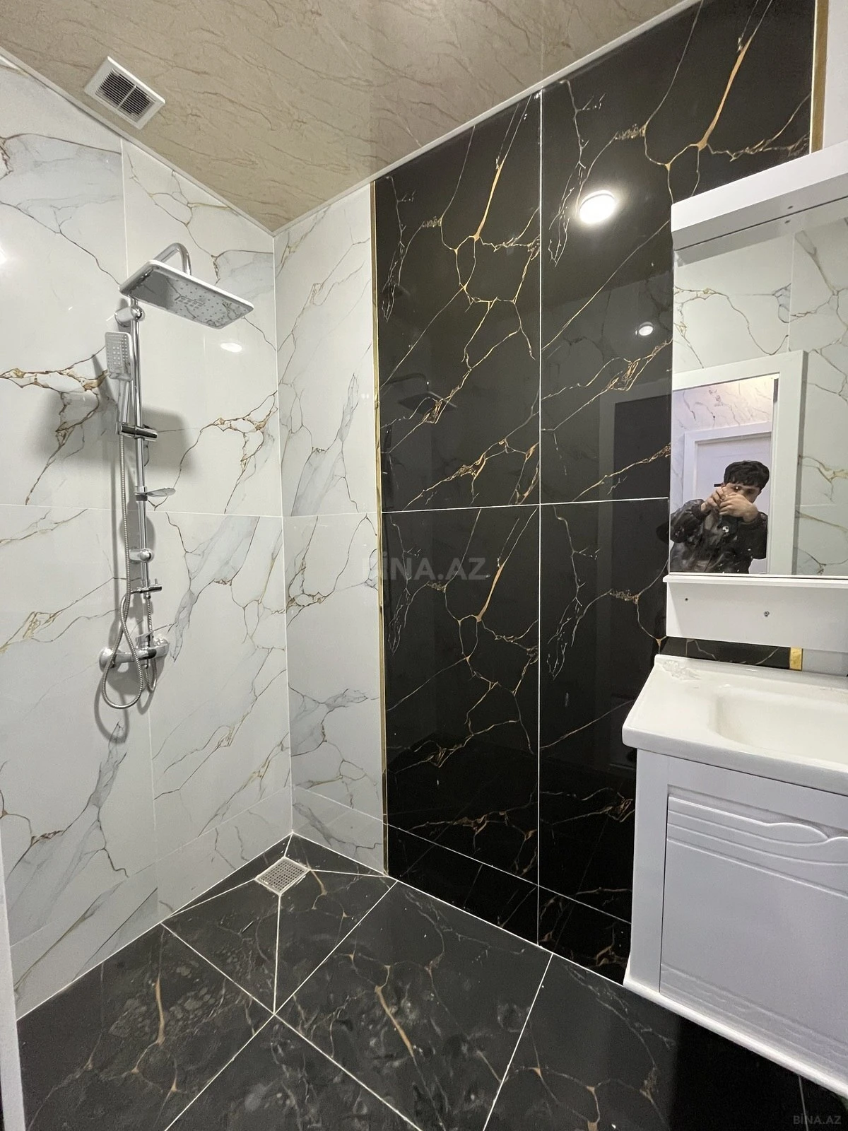 Satılır 2 otaqlı mənzil 63 m²