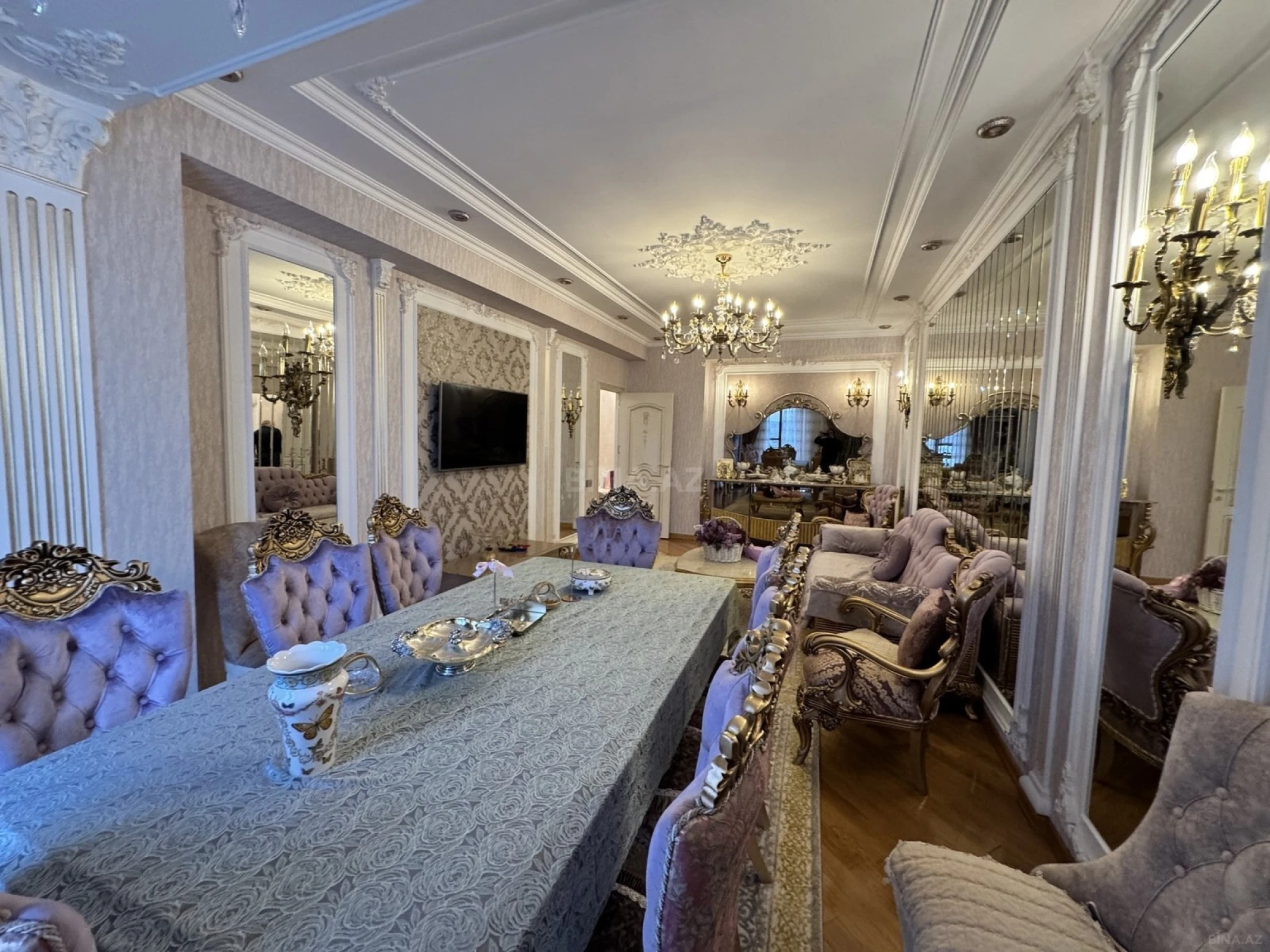 Satılır 3 otaqlı mənzil 135 m²