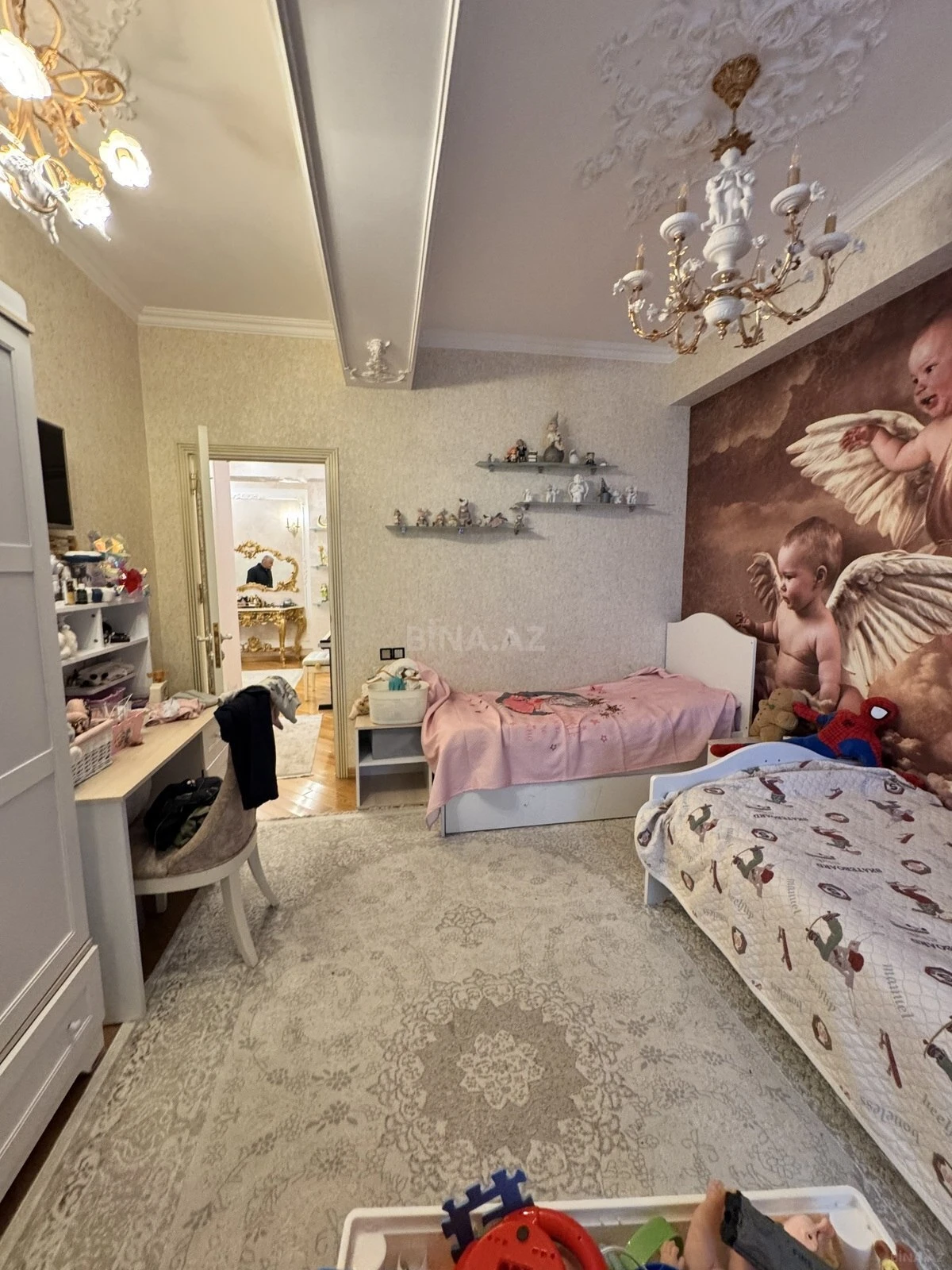 Satılır 3 otaqlı mənzil 135 m²