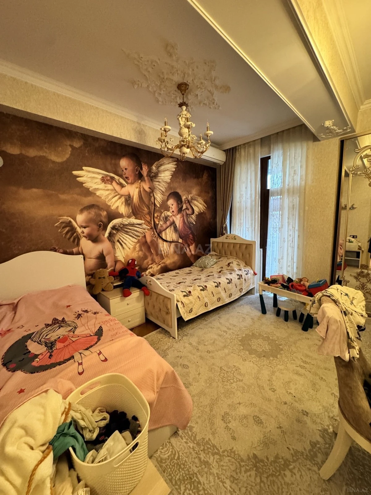 Satılır 3 otaqlı mənzil 135 m²