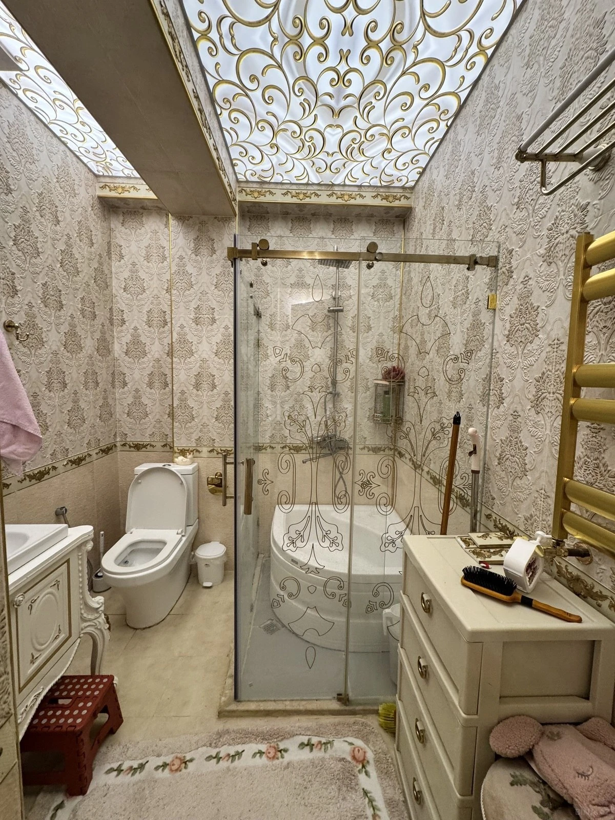 Satılır 3 otaqlı mənzil 135 m²