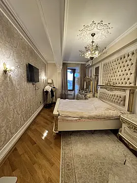 Satılır 3 otaqlı mənzil 135 m²