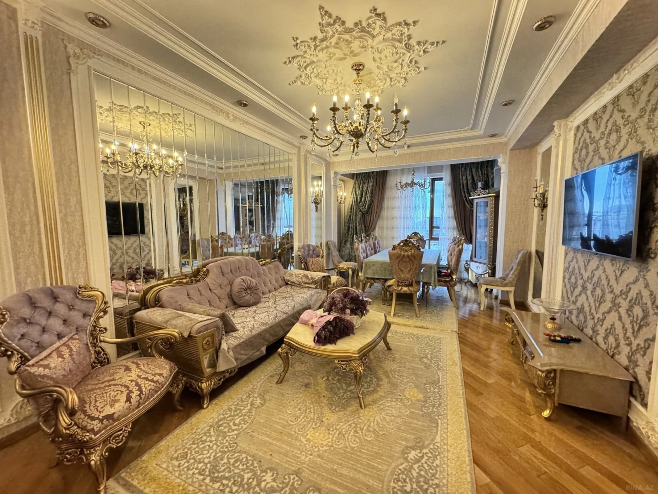 Satılır 3 otaqlı mənzil 135 m²