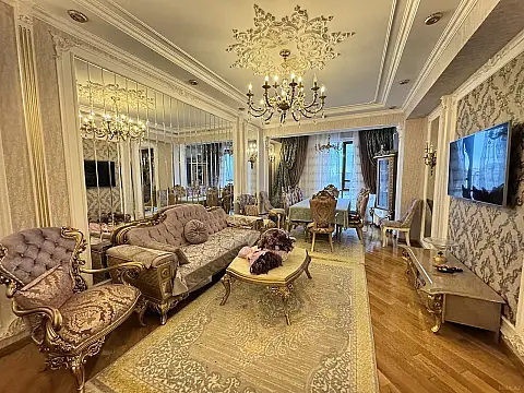 Satılır 3 otaqlı mənzil 135 m²