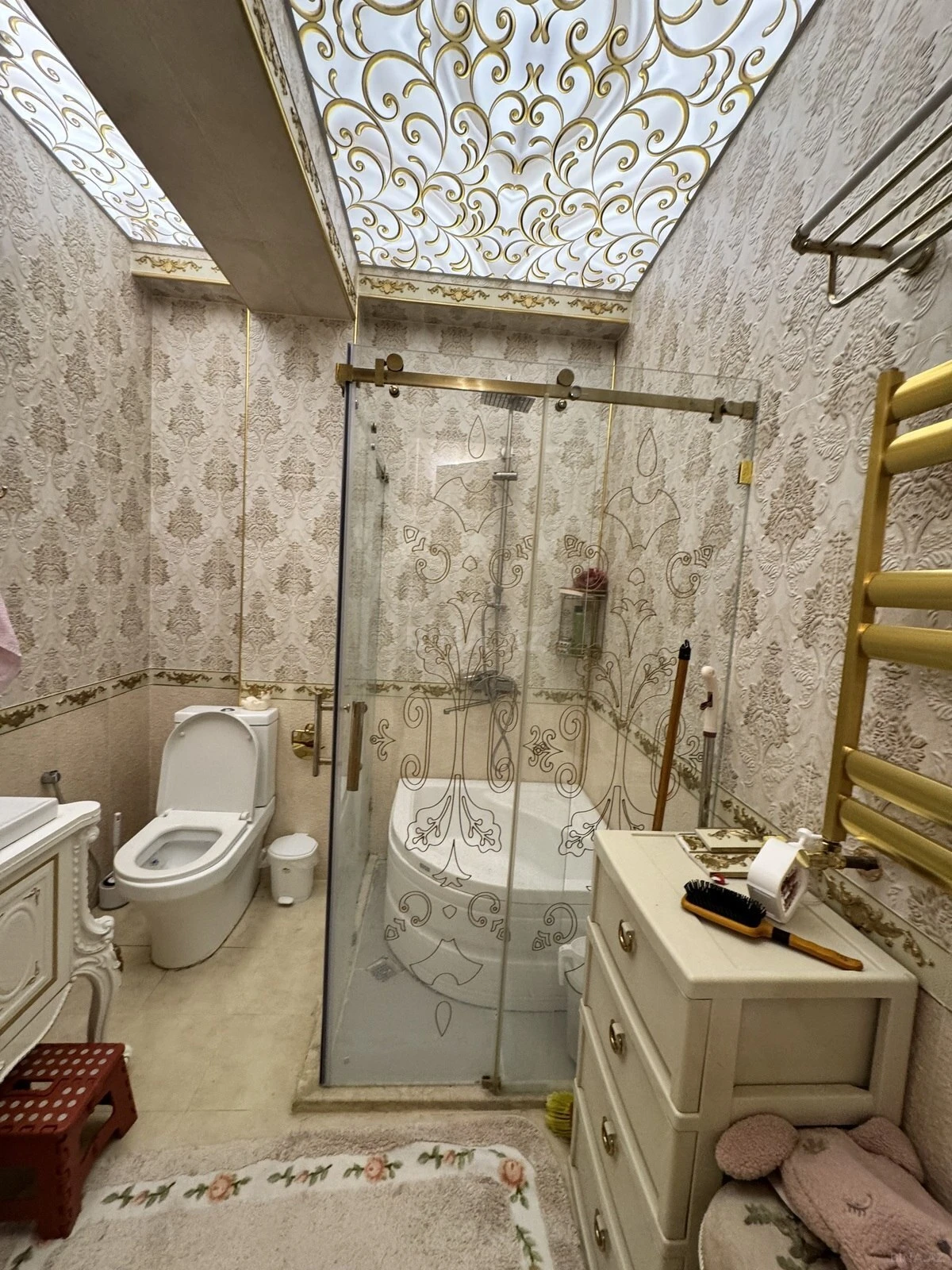 Satılır 3 otaqlı mənzil 135 m²