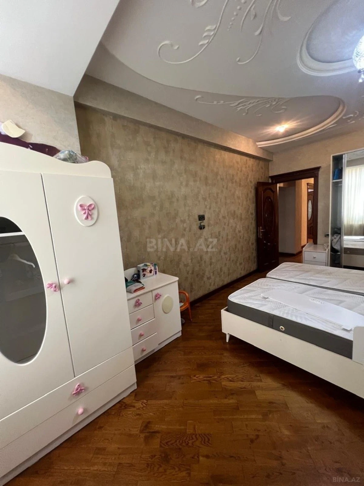 Satılır 3 otaqlı mənzil 150 m²