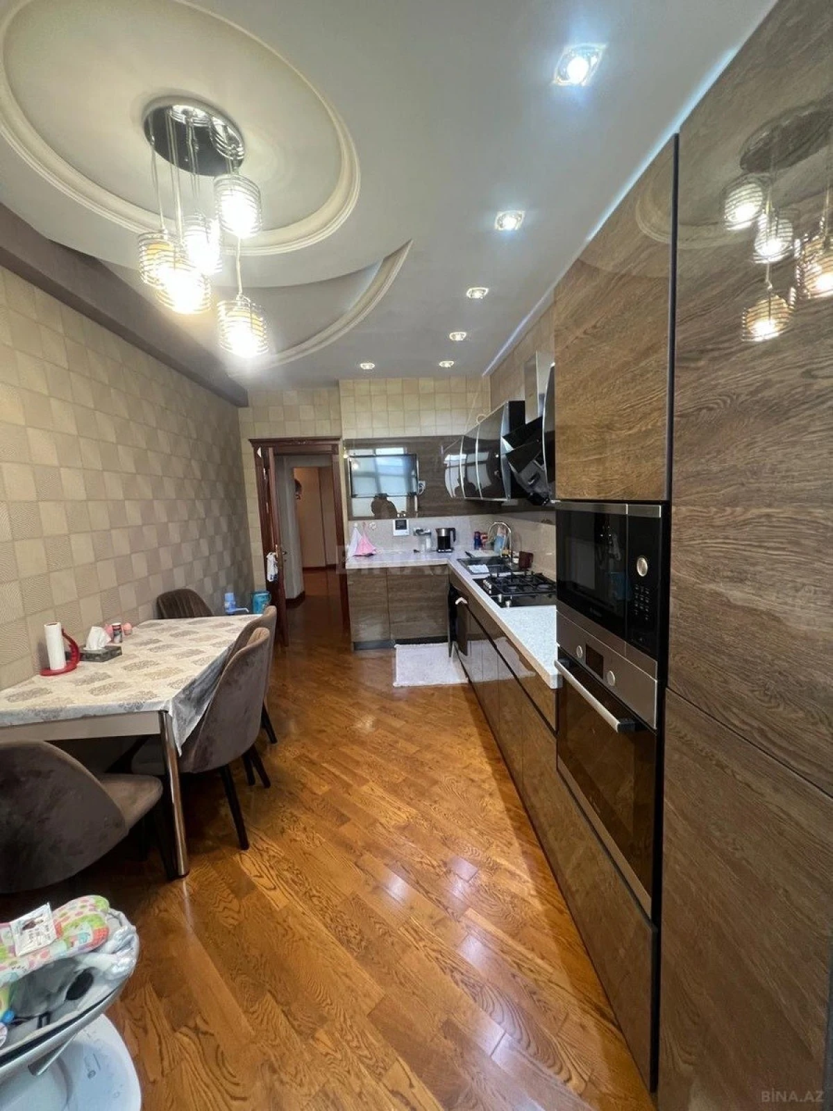 Satılır 3 otaqlı mənzil 150 m²