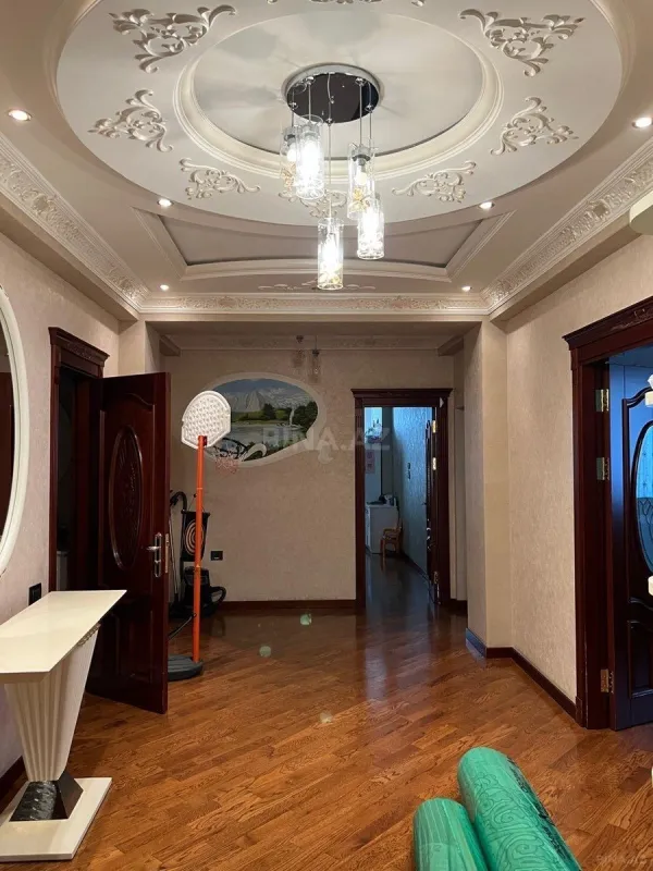 Satılır 3 otaqlı mənzil 150 m²