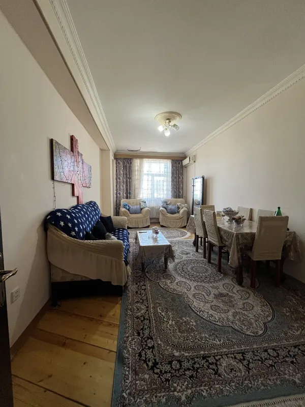 Satılır 2 otaqlı mənzil 84 m²