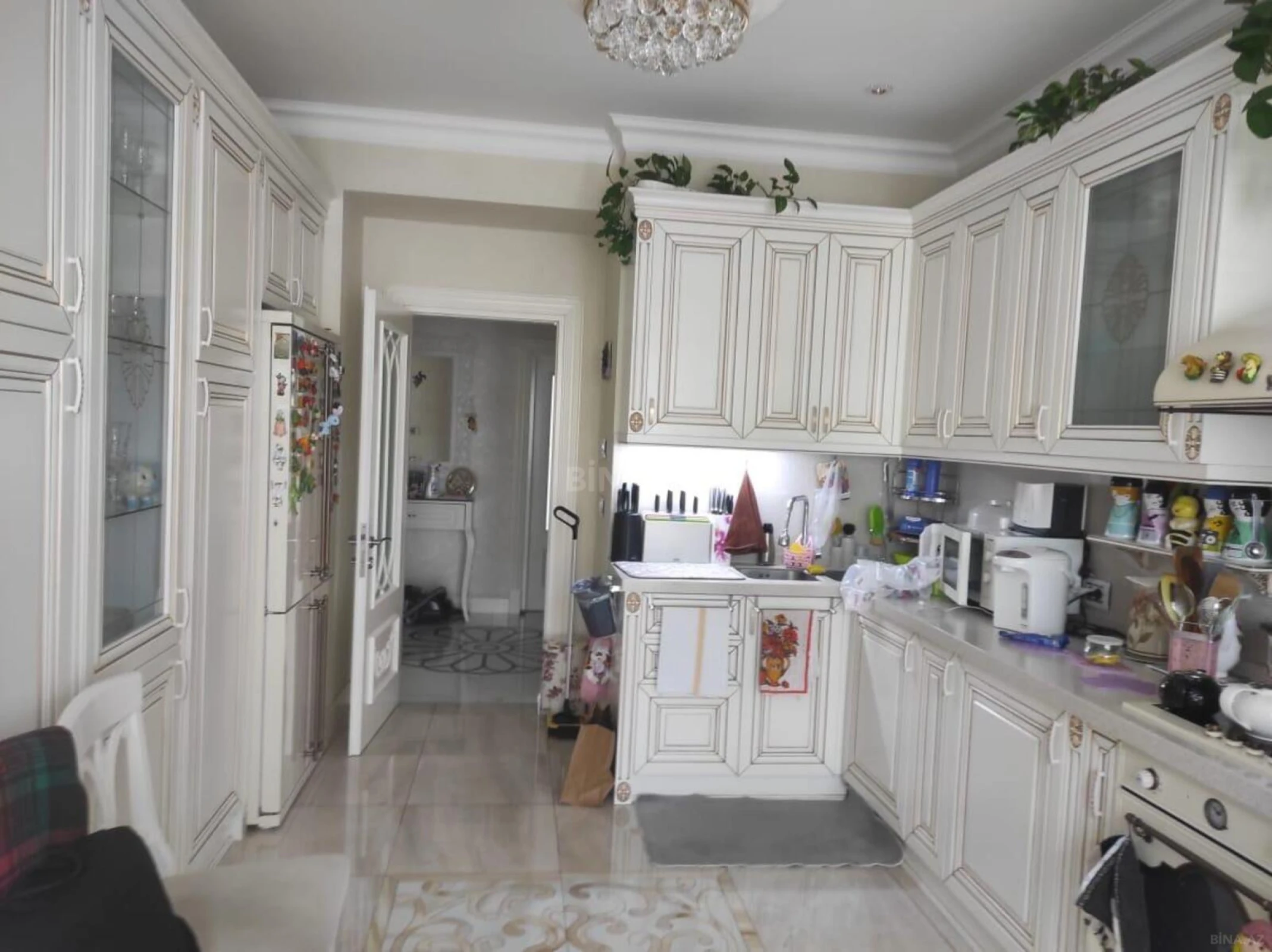 Satılır 3 otaqlı mənzil 131 m²
