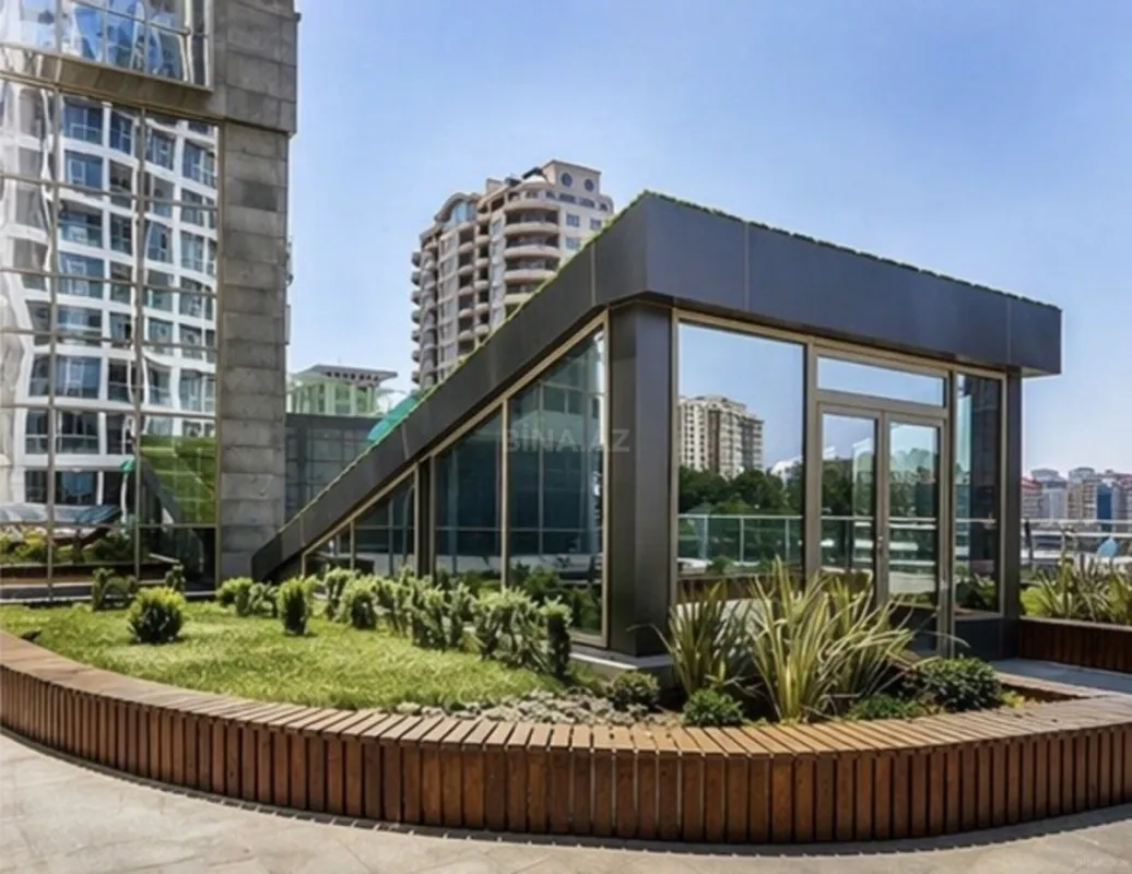Satılır 3 otaqlı mənzil 131 m²