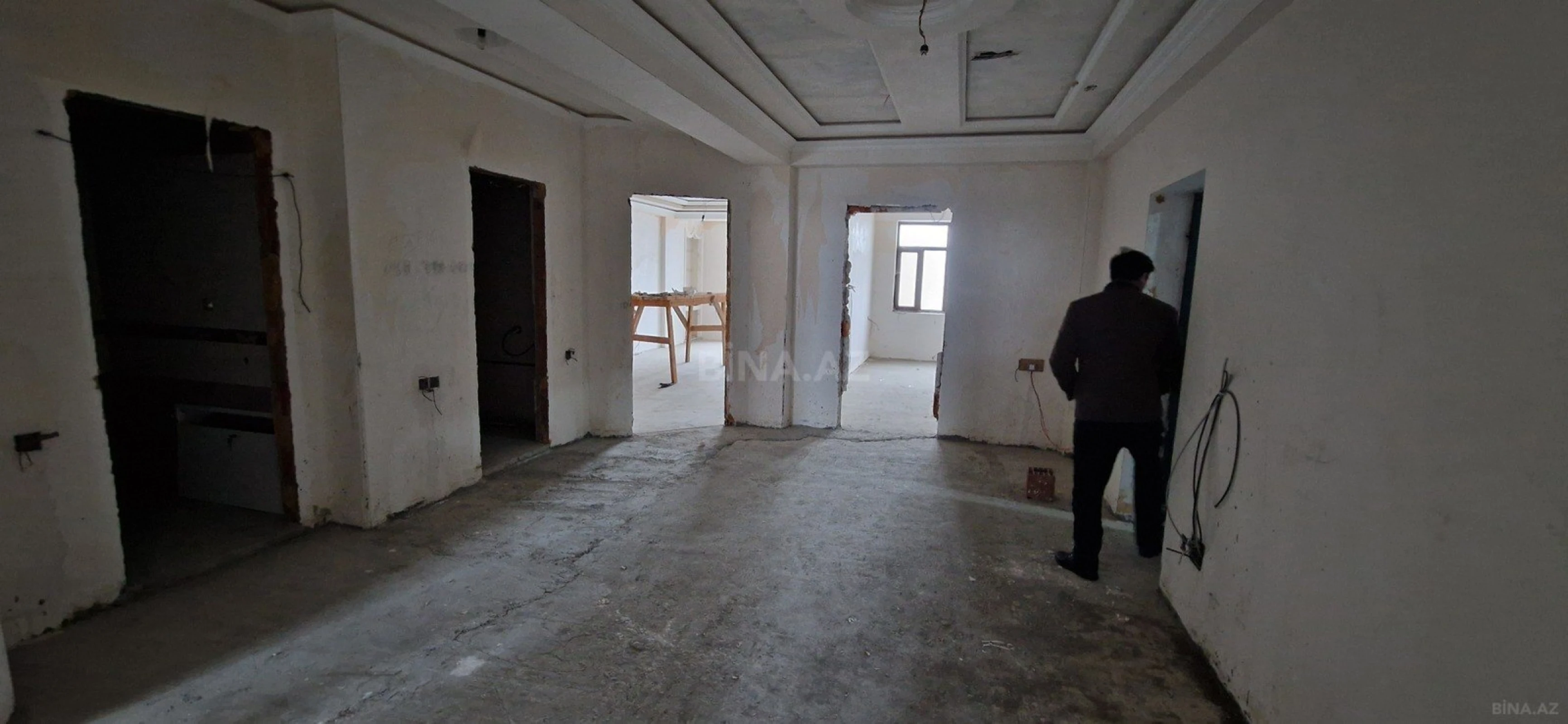 Satılır 3 otaqlı mənzil 137 m²