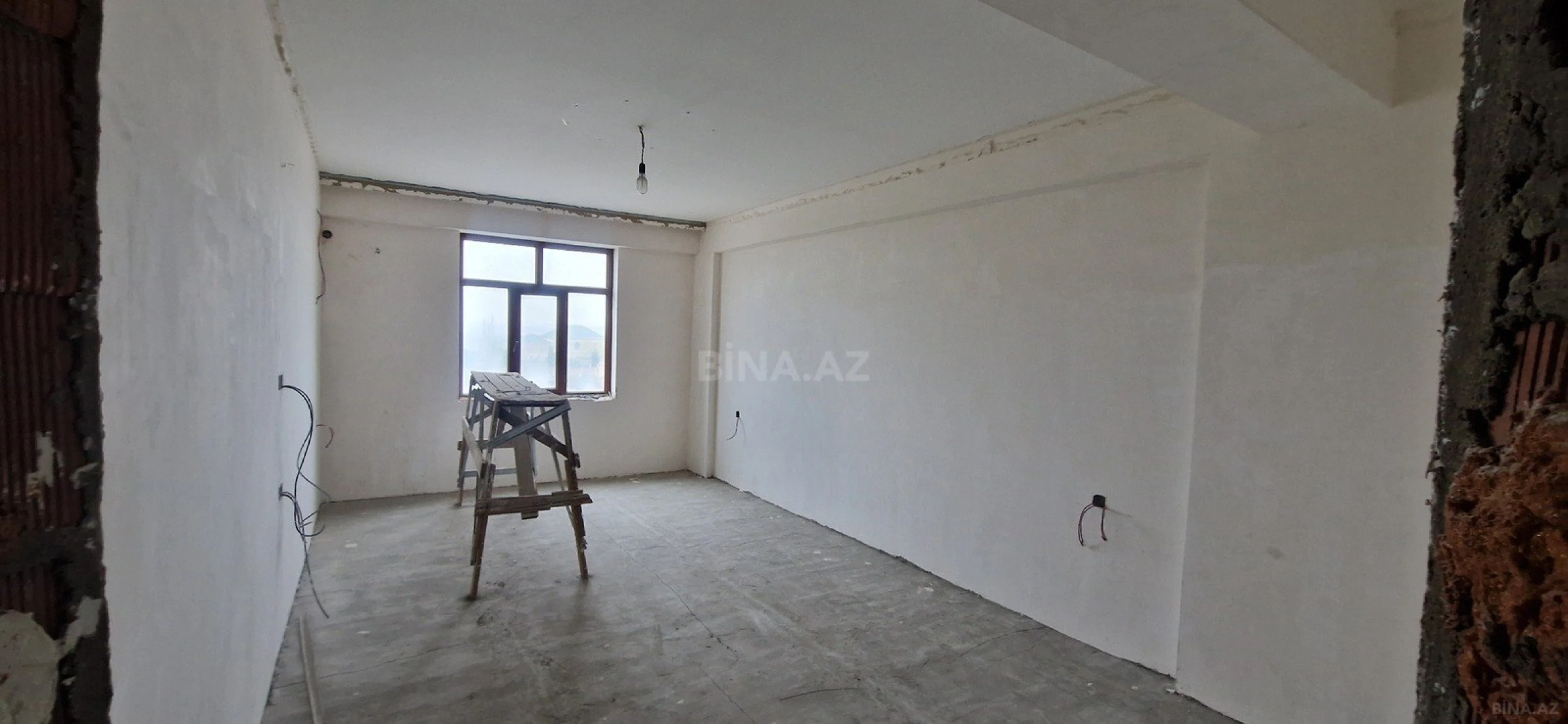 Satılır 3 otaqlı mənzil 137 m²