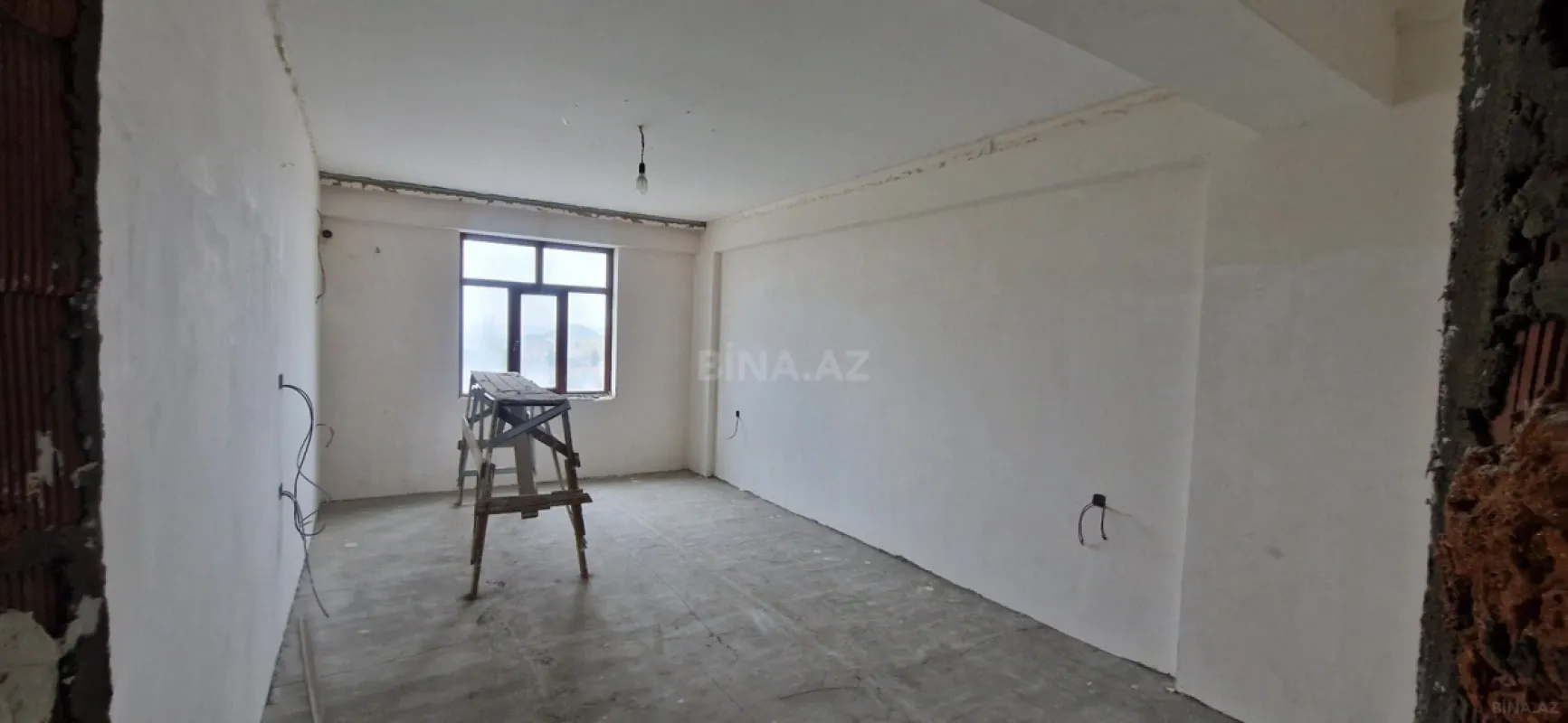 Satılır 3 otaqlı mənzil 137 m²