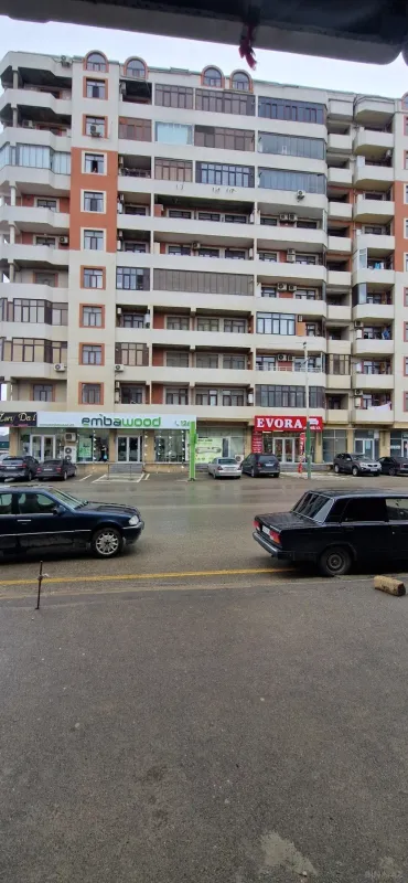 Satılır 3 otaqlı mənzil 137 m²