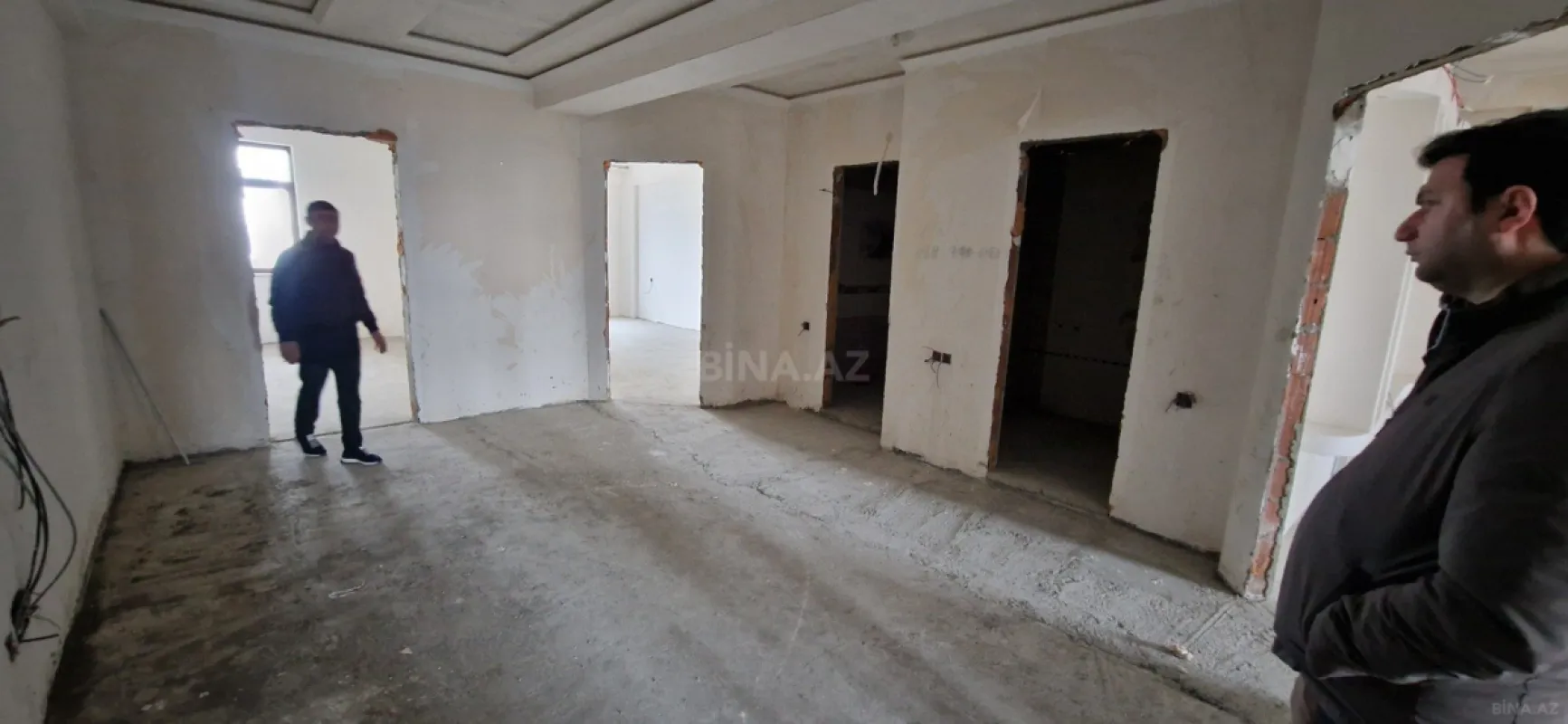 Satılır 3 otaqlı mənzil 137 m²