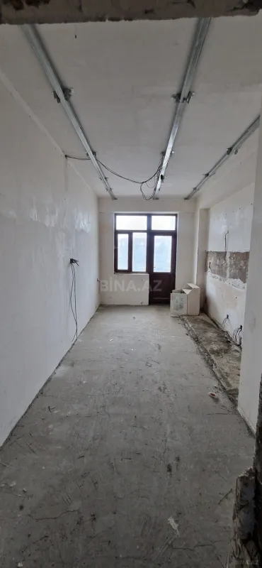 Satılır 3 otaqlı mənzil 137 m²