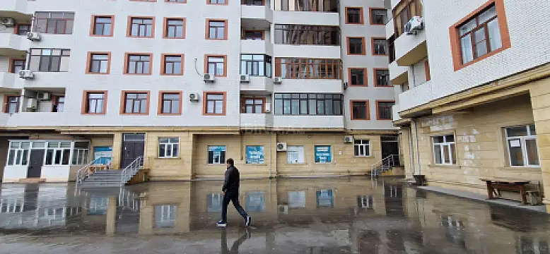 Satılır 3 otaqlı mənzil 137 m²