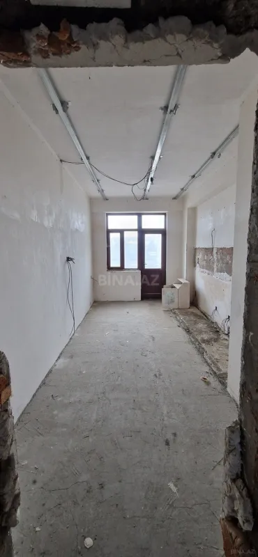 Satılır 3 otaqlı mənzil 137 m²
