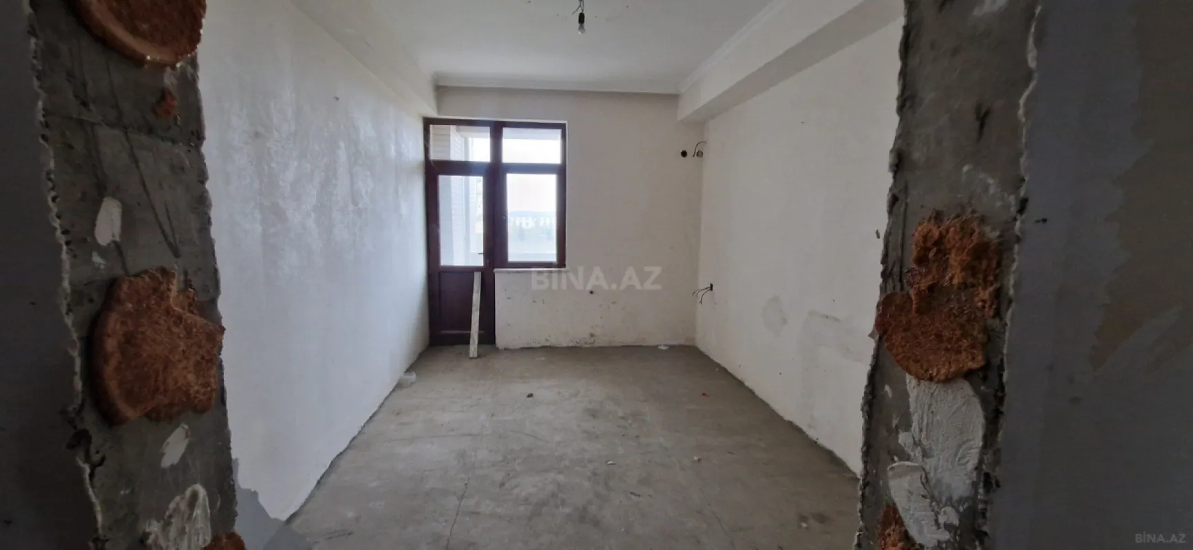 Satılır 3 otaqlı mənzil 137 m²