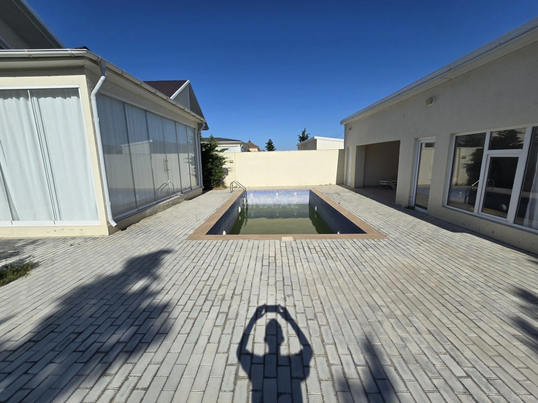 Kirayə verilir 5 otaqlı həyət evi 250 m²