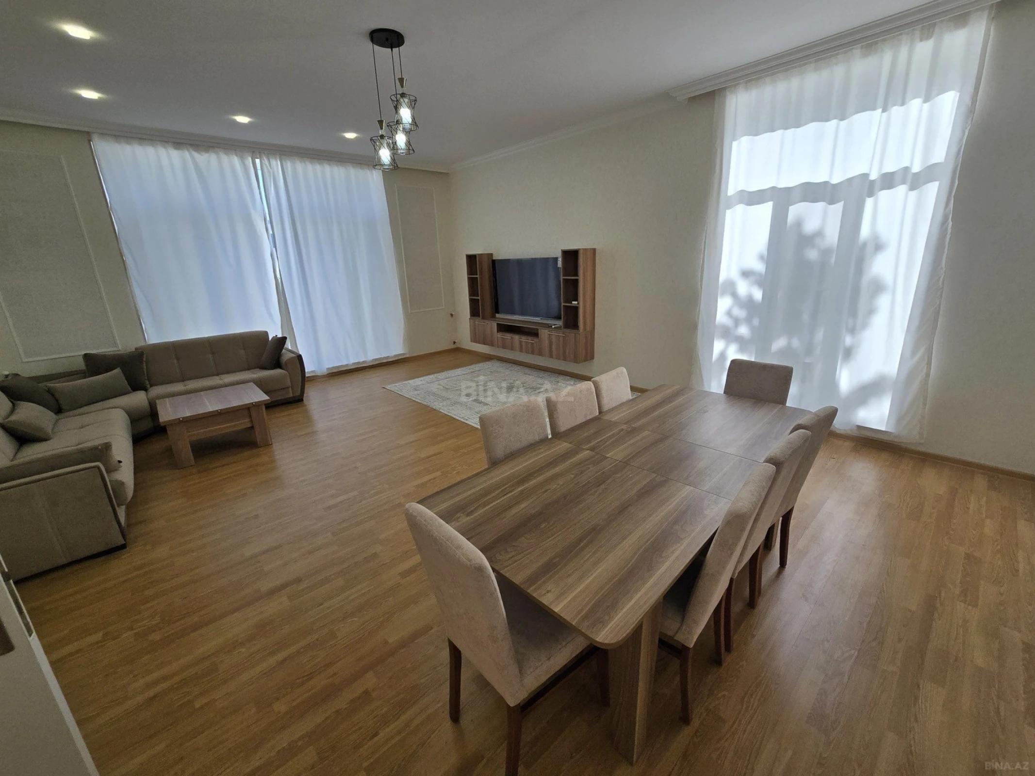 Kirayə verilir 5 otaqlı həyət evi 250 m²