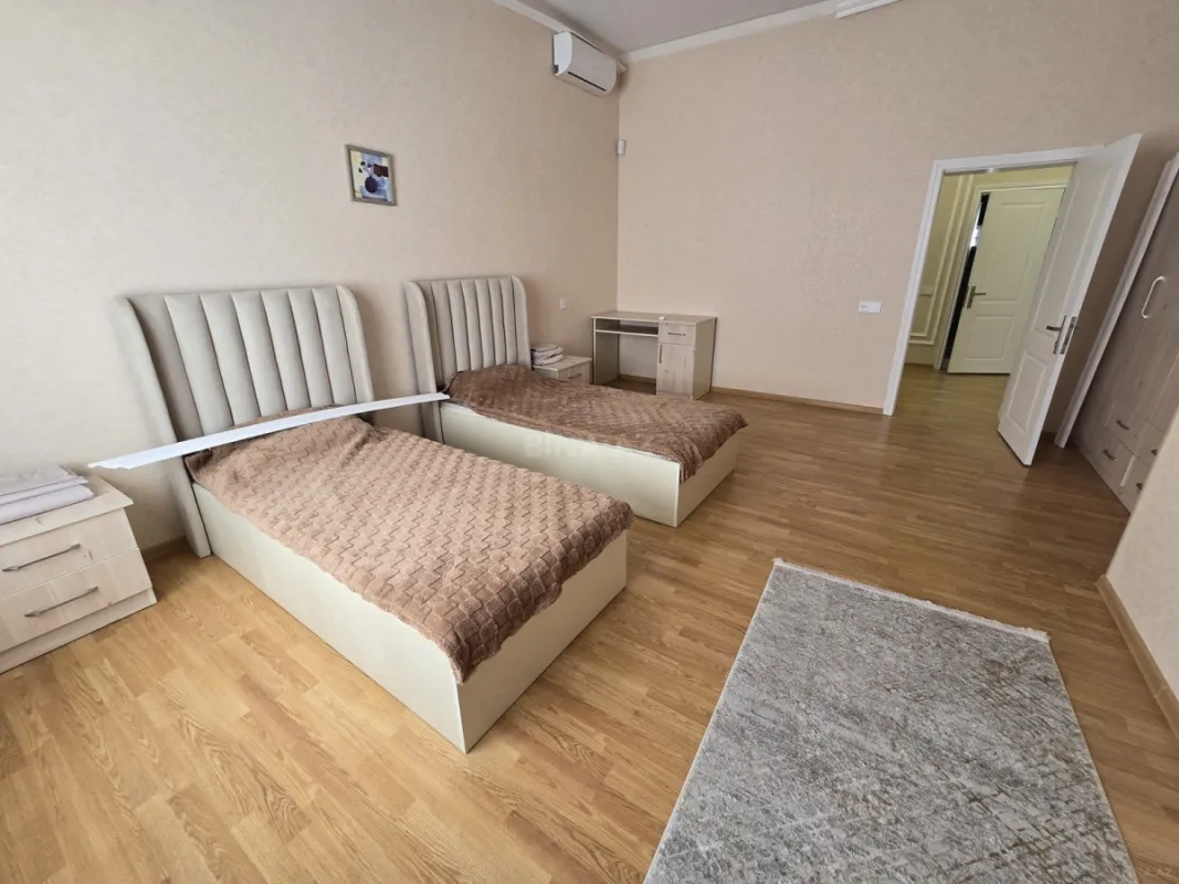 Kirayə verilir 5 otaqlı həyət evi 250 m²