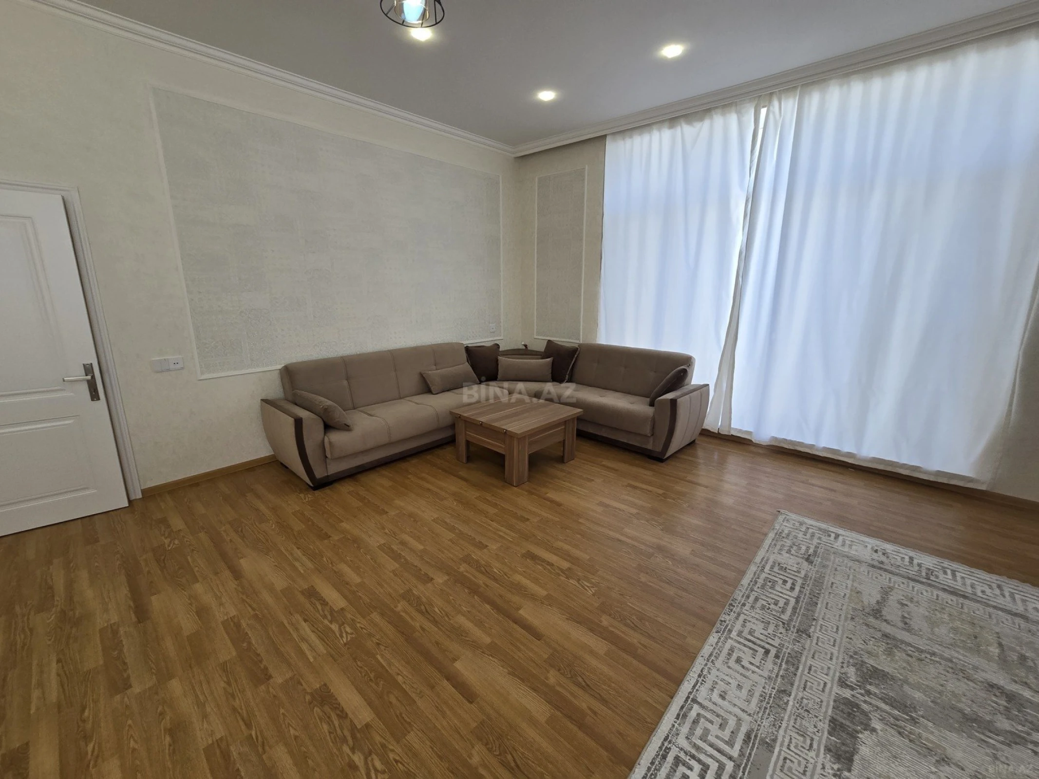 Kirayə verilir 5 otaqlı həyət evi 250 m²