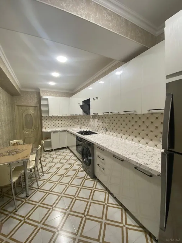 Kirayə verilir 2 otaqlı mənzil 100 m²