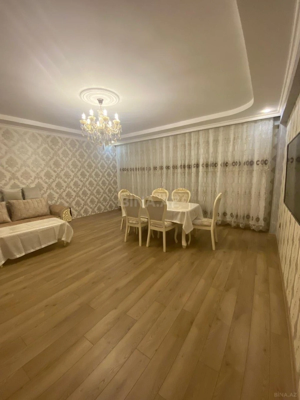 Kirayə verilir 2 otaqlı mənzil 100 m²