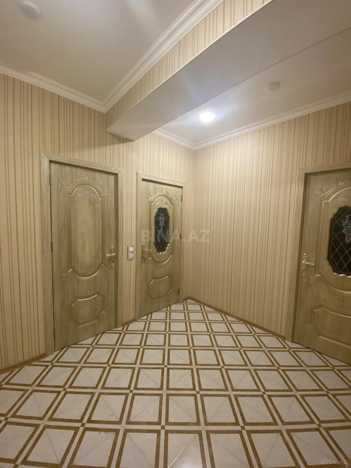 Kirayə verilir 2 otaqlı mənzil 100 m²