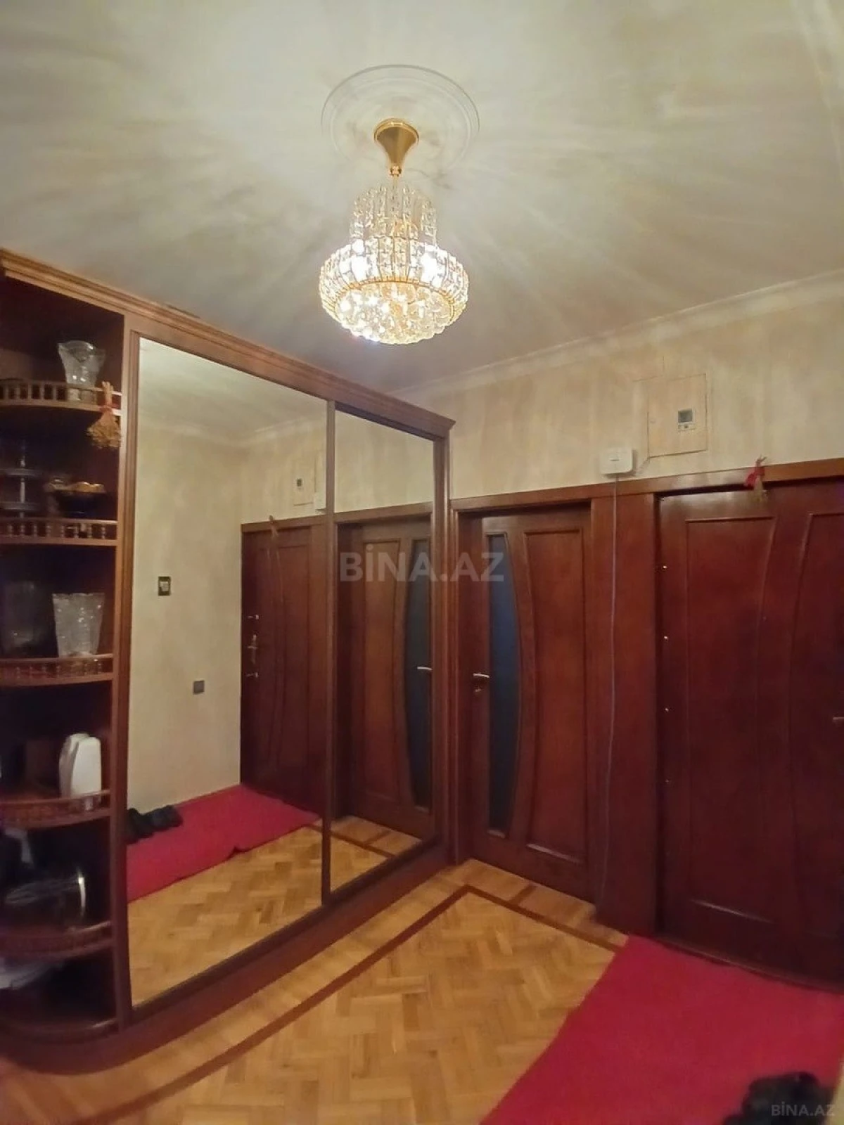 Satılır 4 otaqlı mənzil 95 m²
