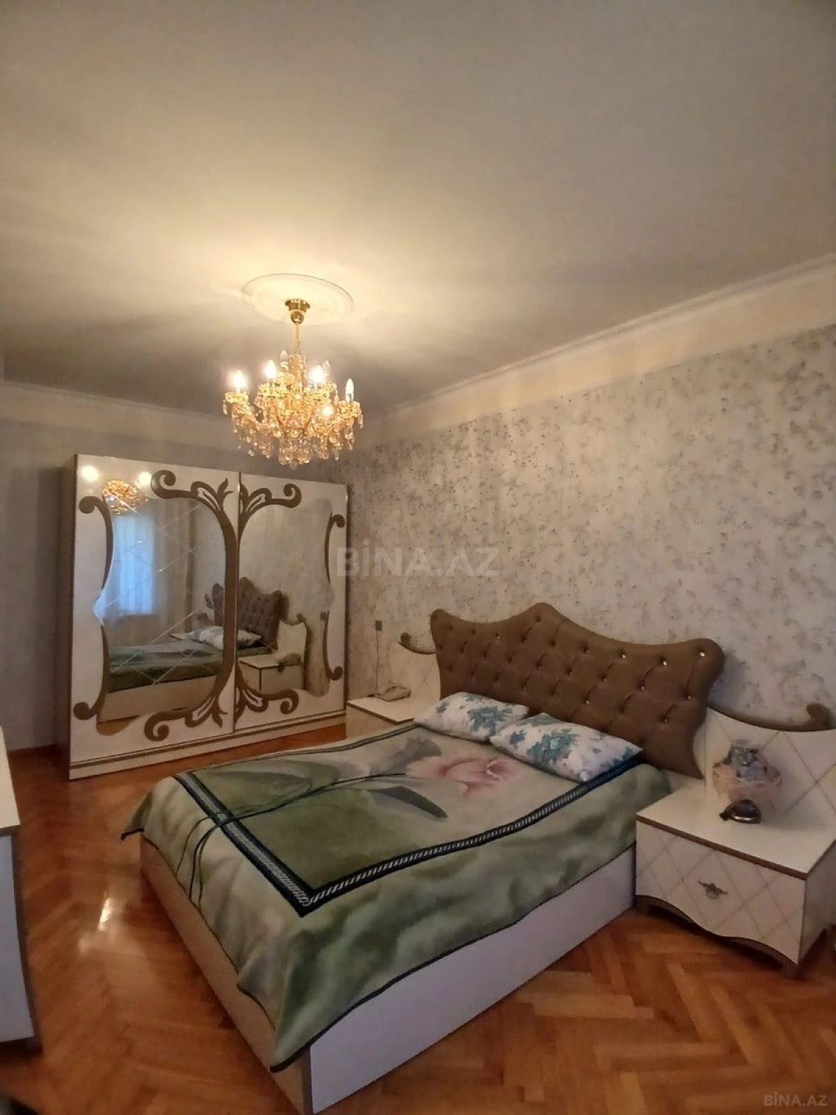 Satılır 4 otaqlı mənzil 95 m²