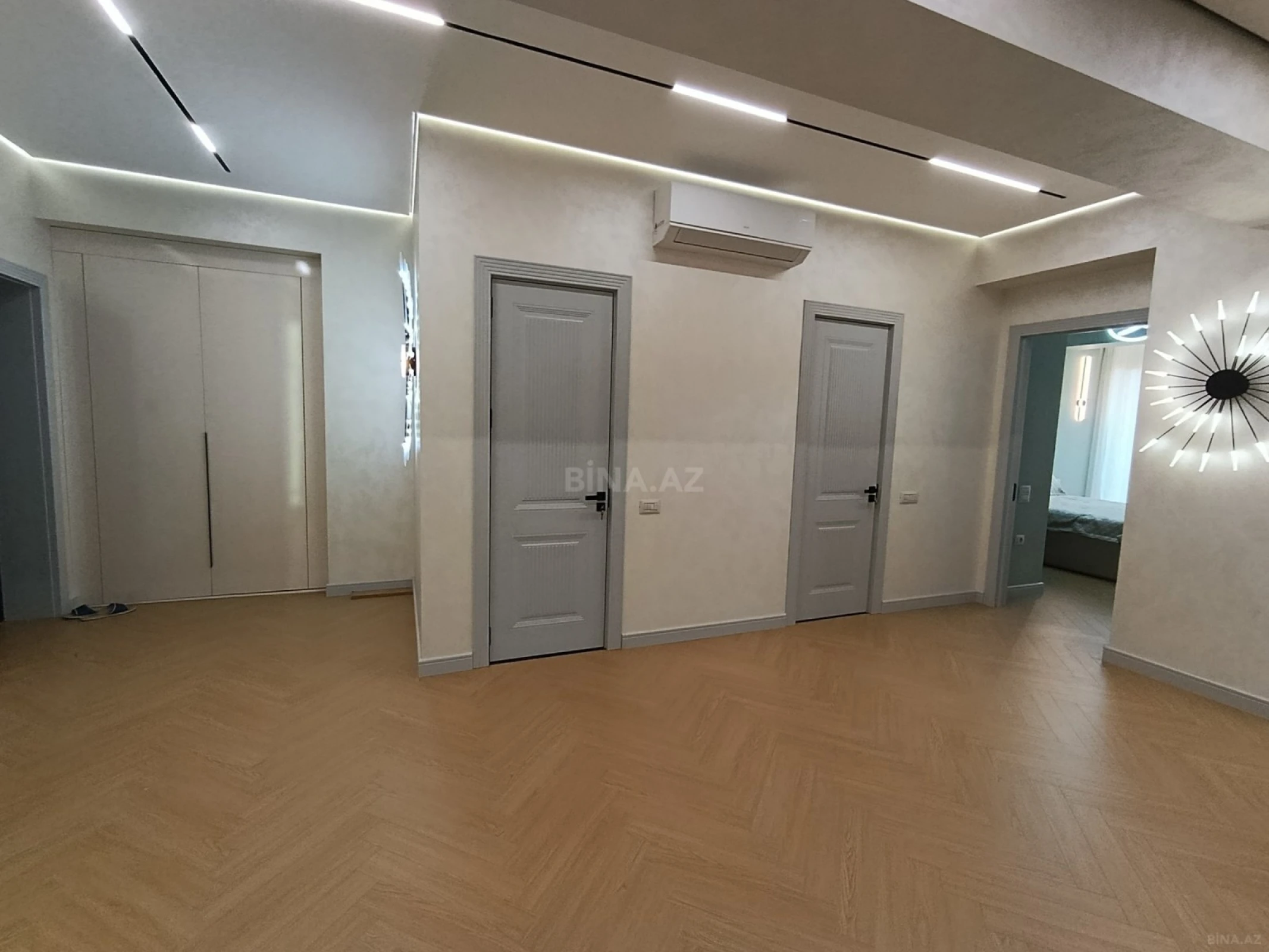 Kirayə verilir 3 otaqlı mənzil 145 m²