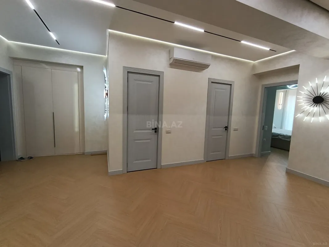 Kirayə verilir 3 otaqlı mənzil 145 m²