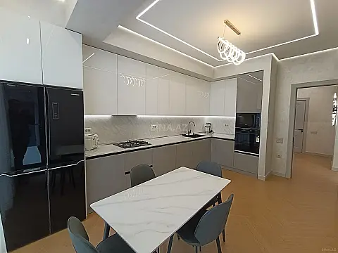 Kirayə verilir 3 otaqlı mənzil 145 m²