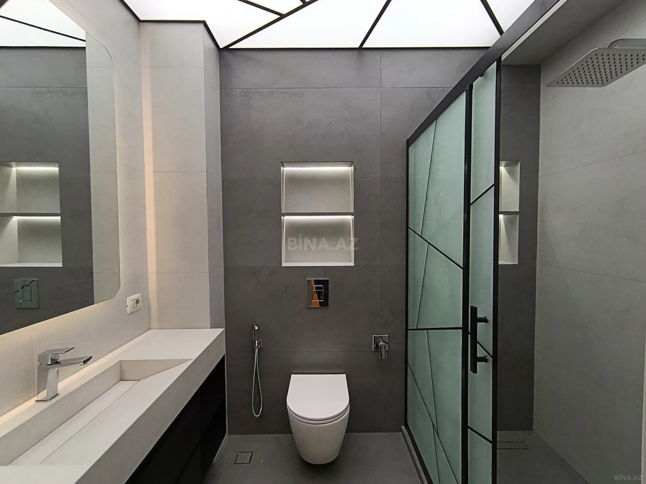 Kirayə verilir 3 otaqlı mənzil 145 m²