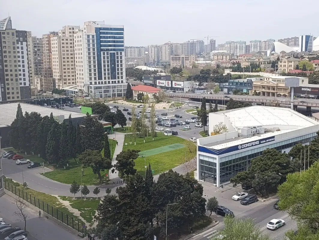 Kirayə verilir 3 otaqlı mənzil 145 m²