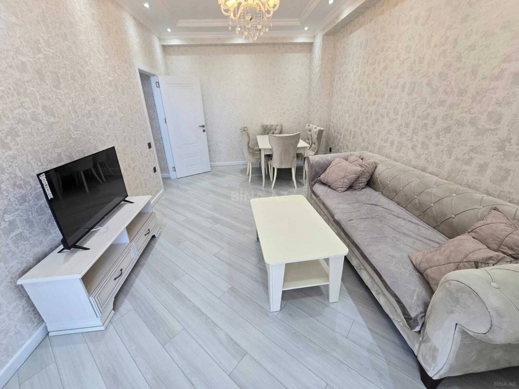 Kirayə verilir 2 otaqlı mənzil 70 m²