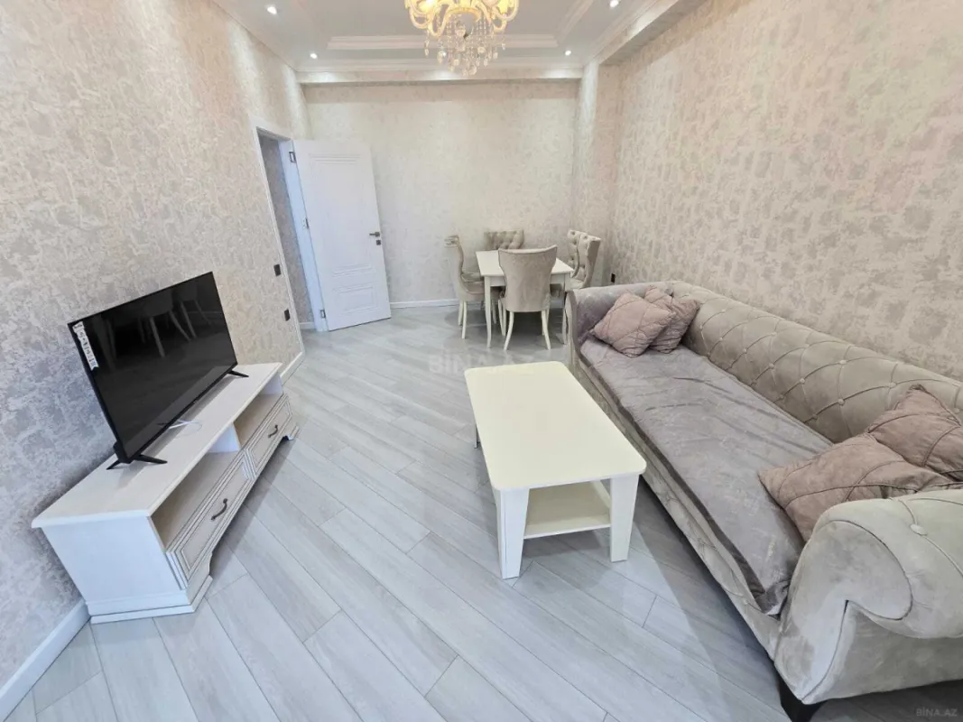 Kirayə verilir 2 otaqlı mənzil 70 m²